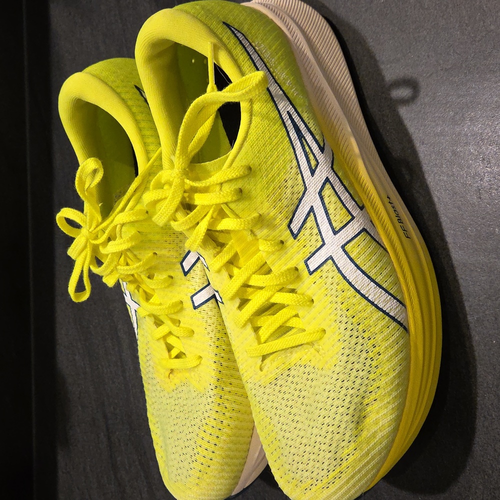 Asics Neon Yellow Magic Speed 2 Shoe Womens Size 9.5